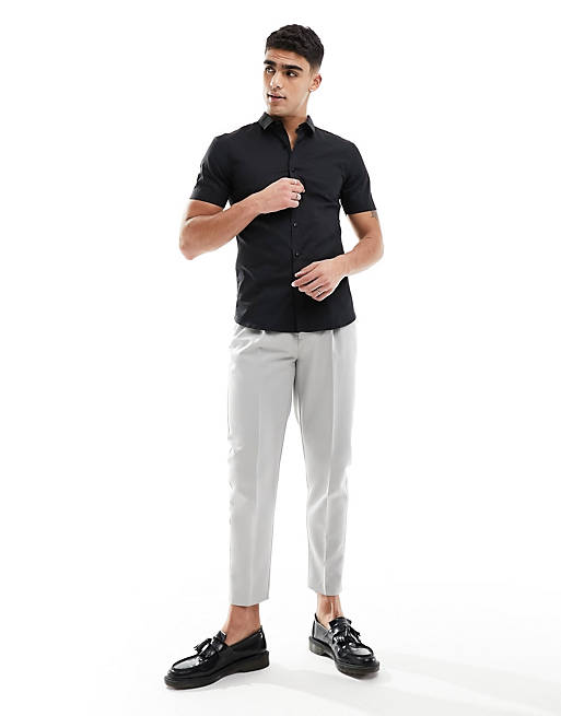 Short sleeve muscle fit poplin shirt in black