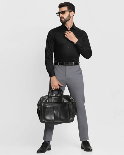 Solid formal shirt in black