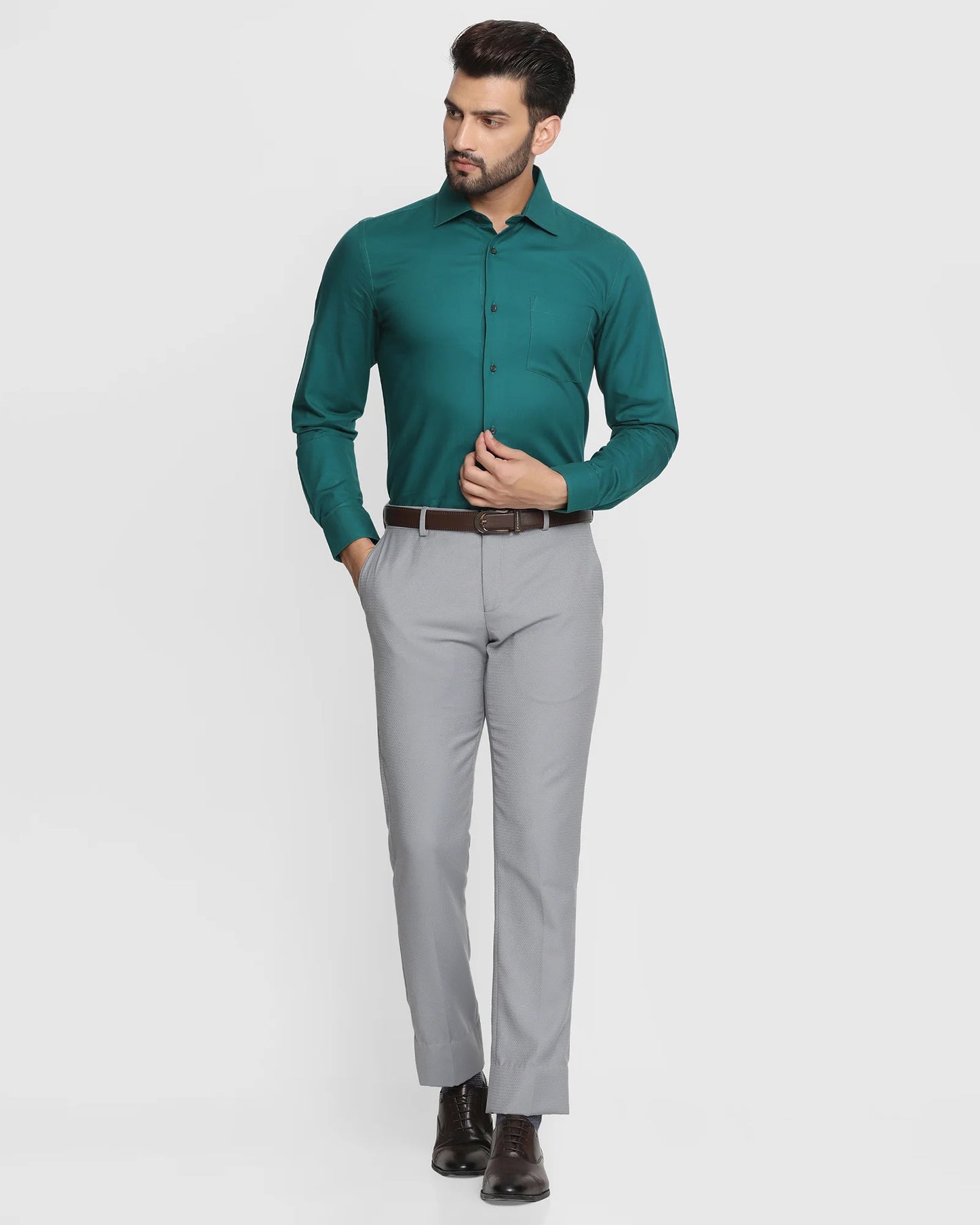 Solid formal shirt in bottle green