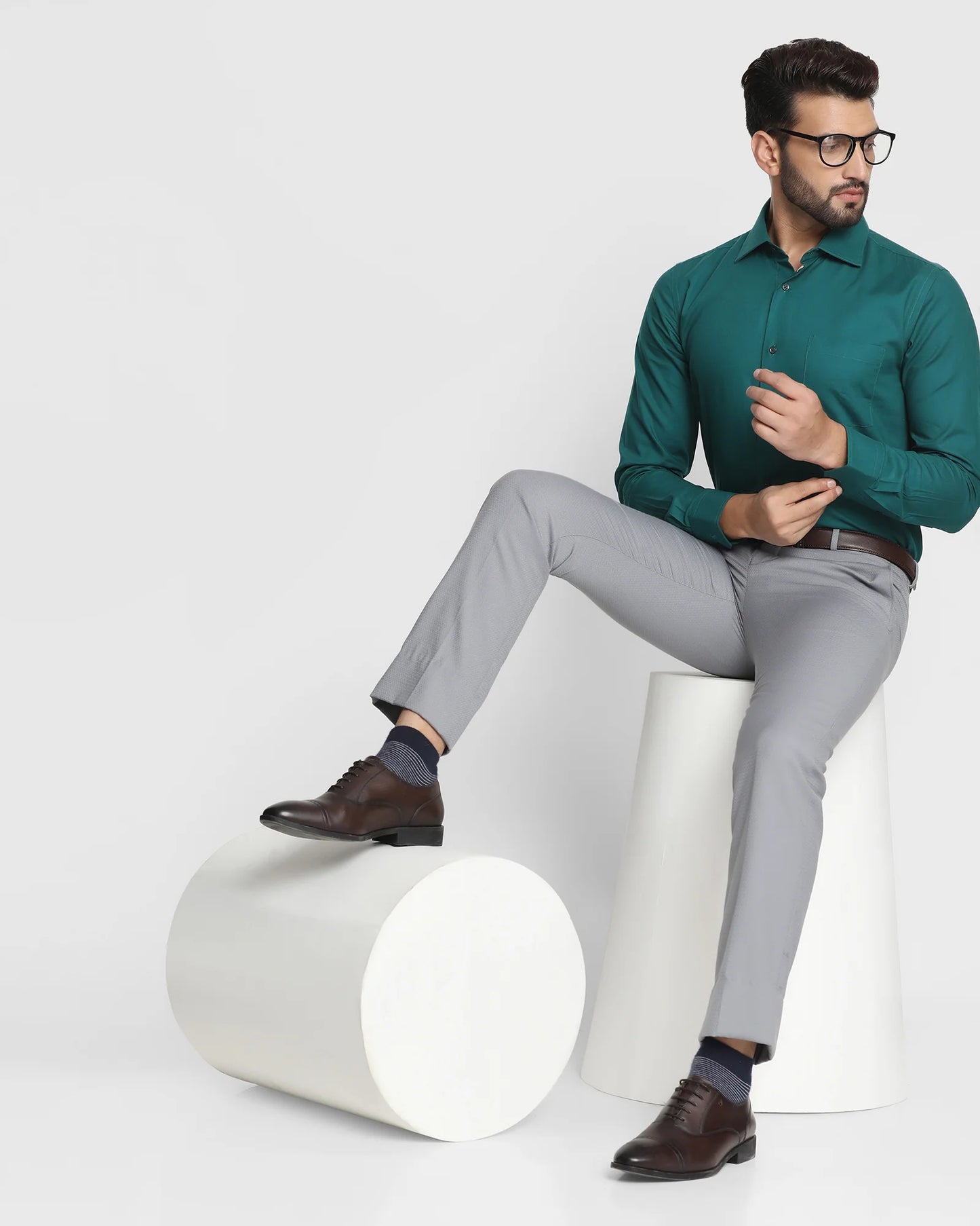 Solid formal shirt in bottle green