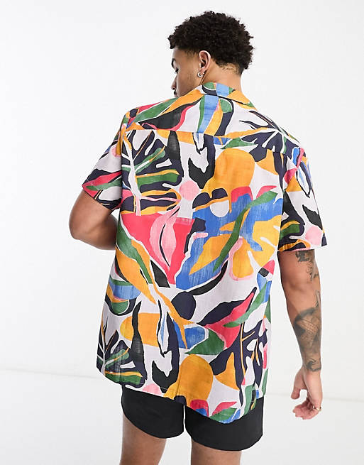 Relaxed revere shirt in linen look with abstract leaf print