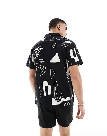 Relaxed revere shirt with line drawing abstract print in black