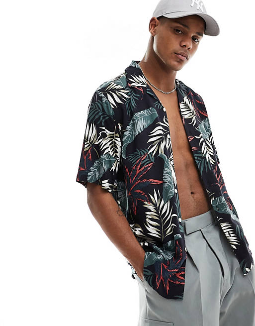 Revere collar regular fit viscose shirt in black leaf print