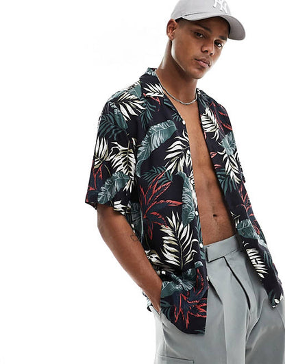 Revere collar regular fit viscose shirt in black leaf print