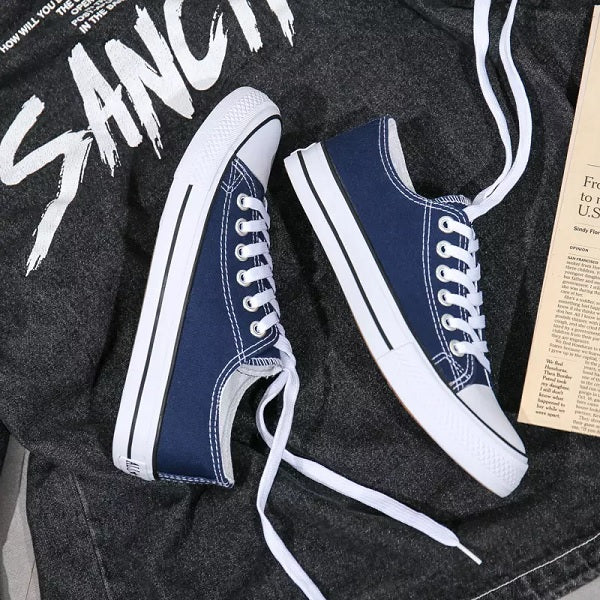 AMAZING MEN'S NAVY SNEAKS